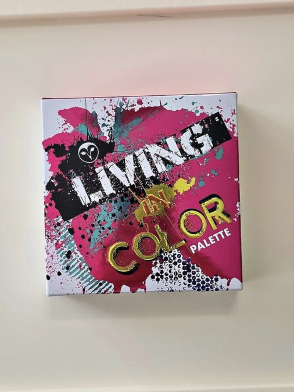 NIB Hank & Henry Living in Color Eyeshadow Palette
